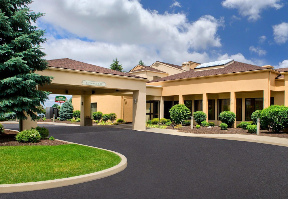 East Syracuse Hotel | Courtyard Syracuse Carrier Circle