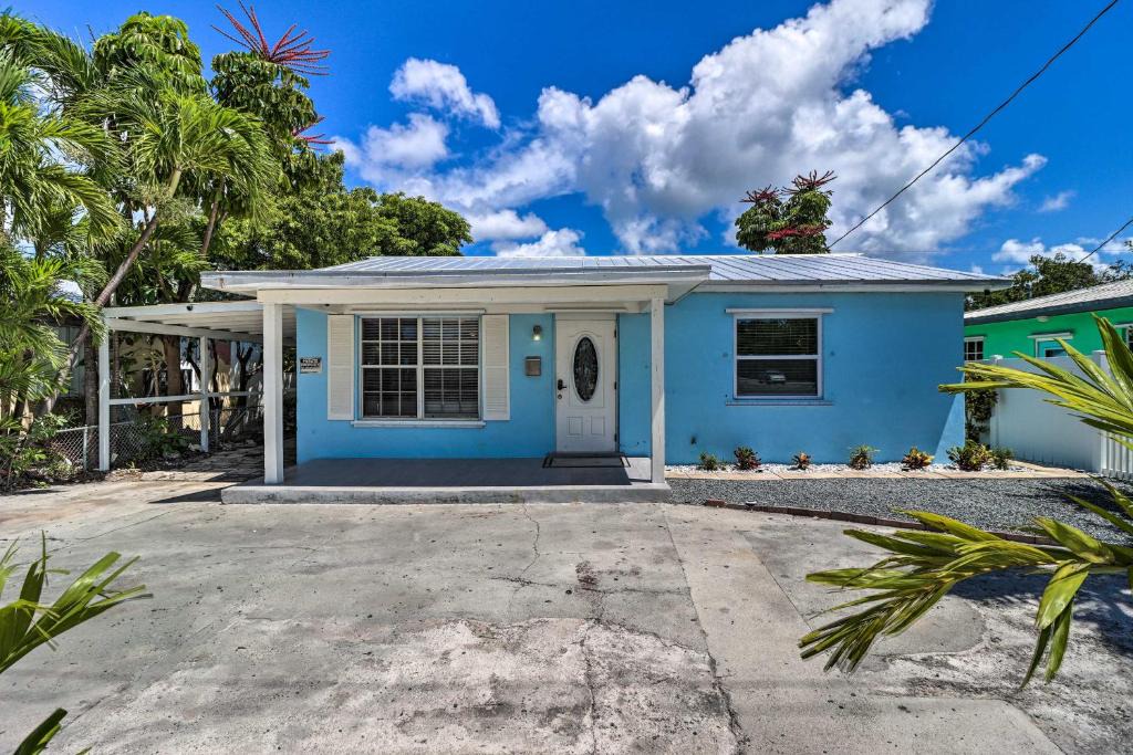 New Town House | Cozy Key West Beach Cottage Walk to Beaches!
