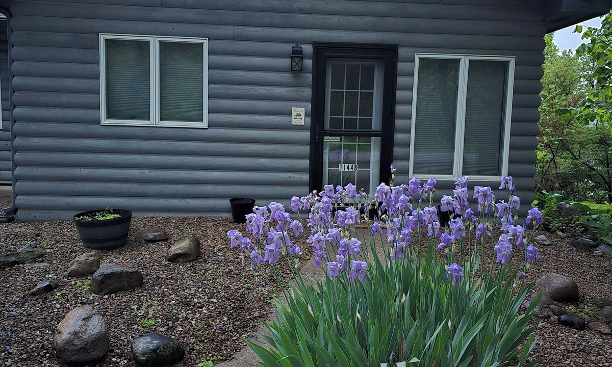 Berrien Springs House | Cozy Lake Chapin Guest House, Two Bedroom, One Bath Quiet Peaceful Setting