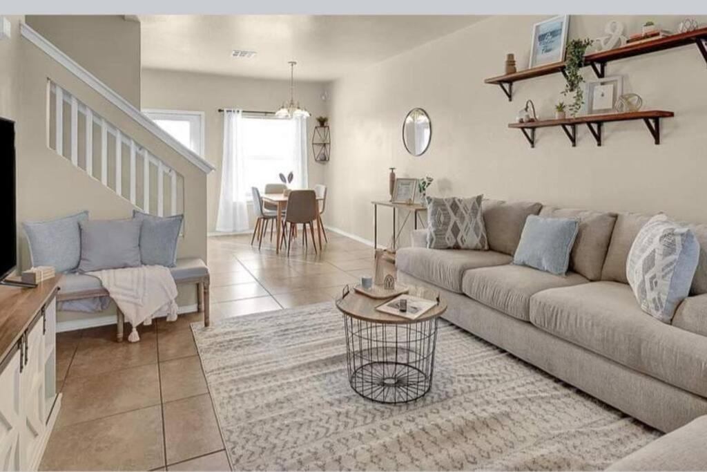 Biggs Field Ski Chalet | Cozy Point Retreat : Relax and Unwind in our Home