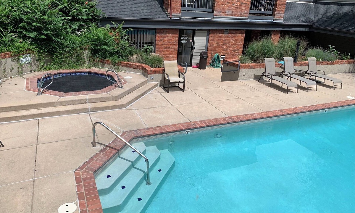 Panorama Heights Condo | Cozy studio condo with pool, garage, and spa in amazing Boulder Colorado