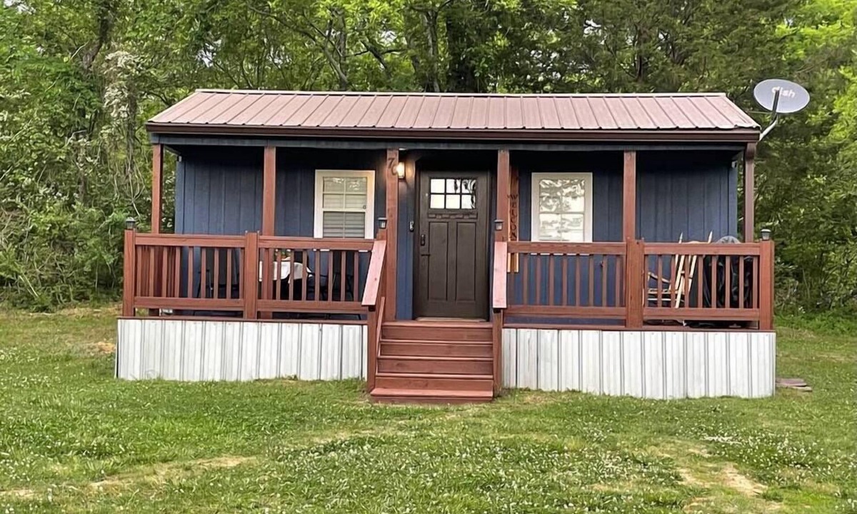 Eva House | Cozy tiny home cabin in Eva, TN near Kentucky Lake