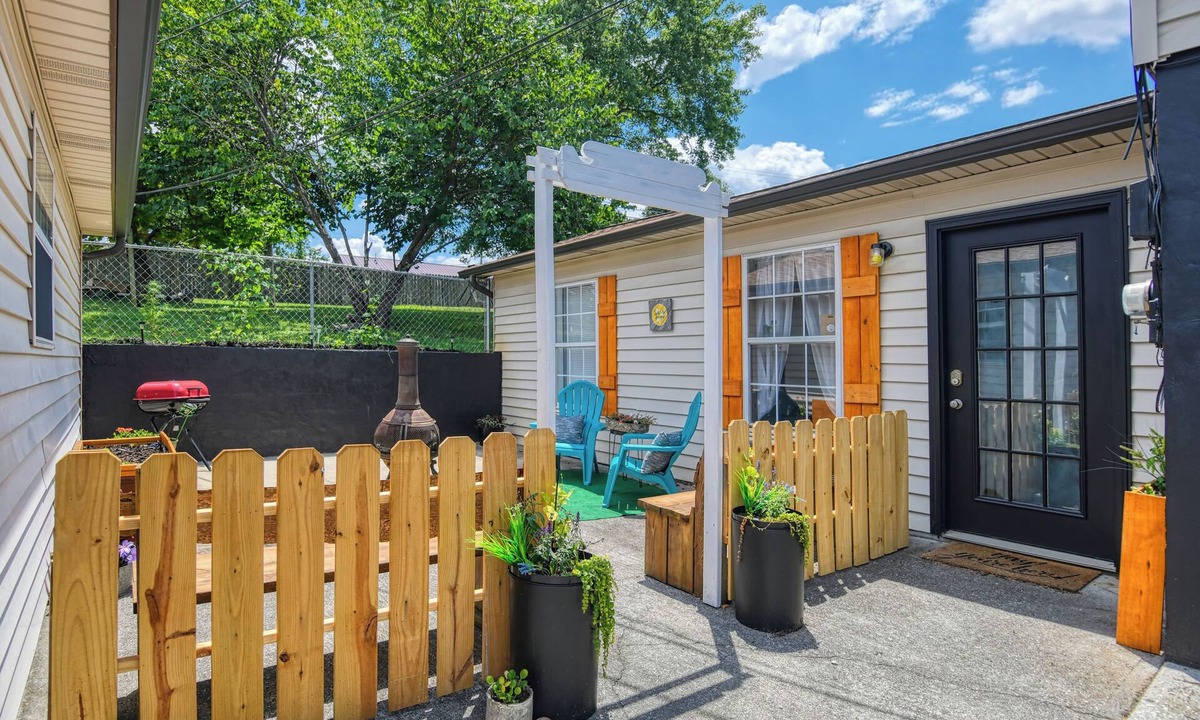 Powell Apartment | Cozy & Unique Private Guest House! 15 mins to Downtown and UT