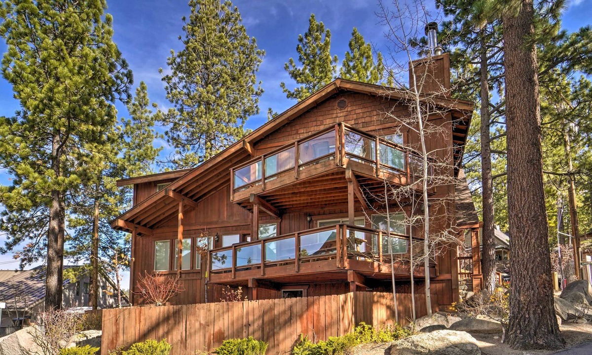 Elk Point House | Deck & Beach Access: Lake Tahoe Shoreside Retreat!
