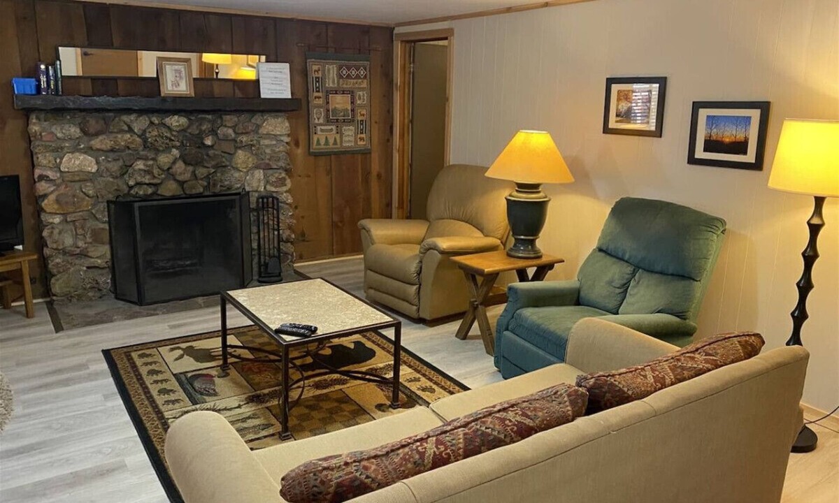 Alto Cabin | Deer Trail Lodge at La Junta Guest Ranch