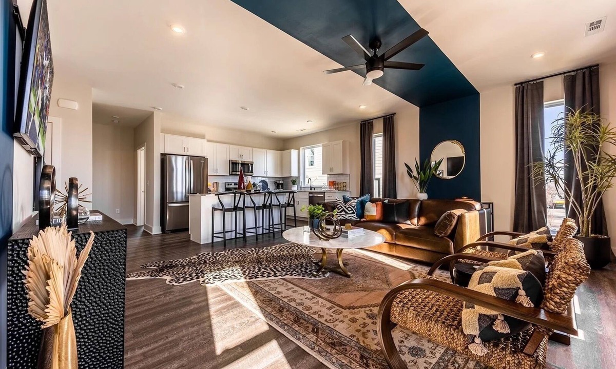 Whitebridge House | Deluxe Duet 228 & 230-2 Homes-Mins to Midtown