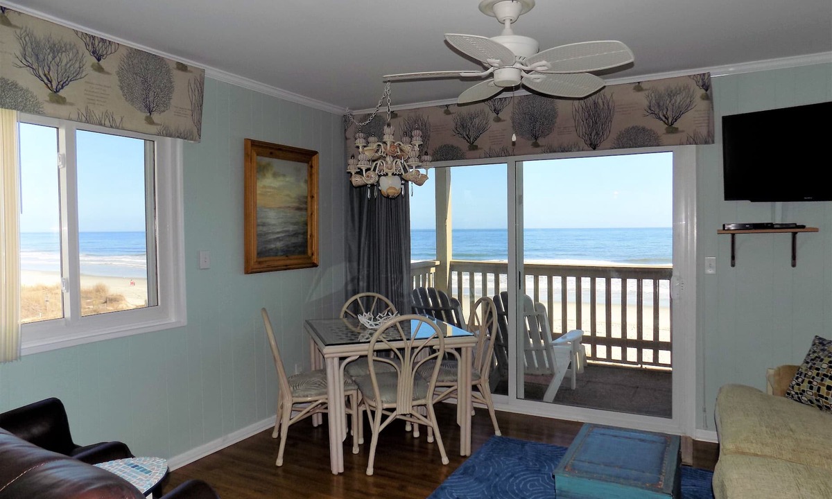 Windy Hill Condo | DIRECT OCEANFRONT! Super Clean-Highly Rated - Awesome Location! BOOK NOW!