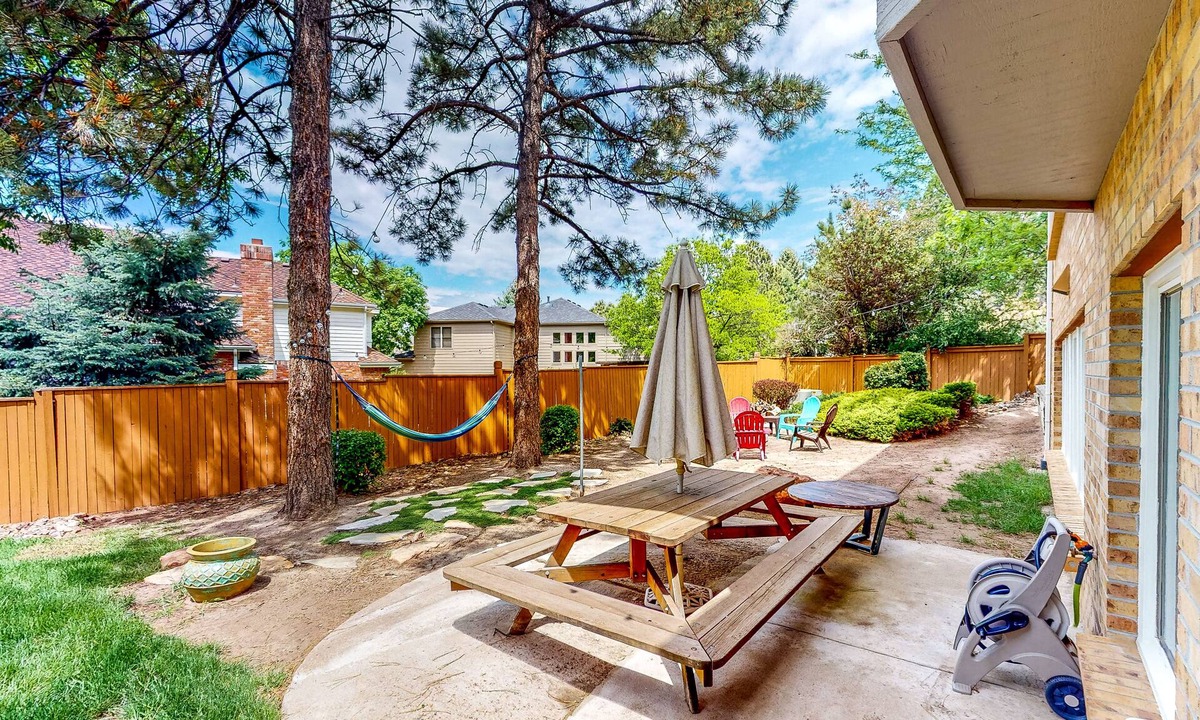 Centennial House | Dog-friendly home with large, enclosed yard, gourmet kitchen, & washer/dryer