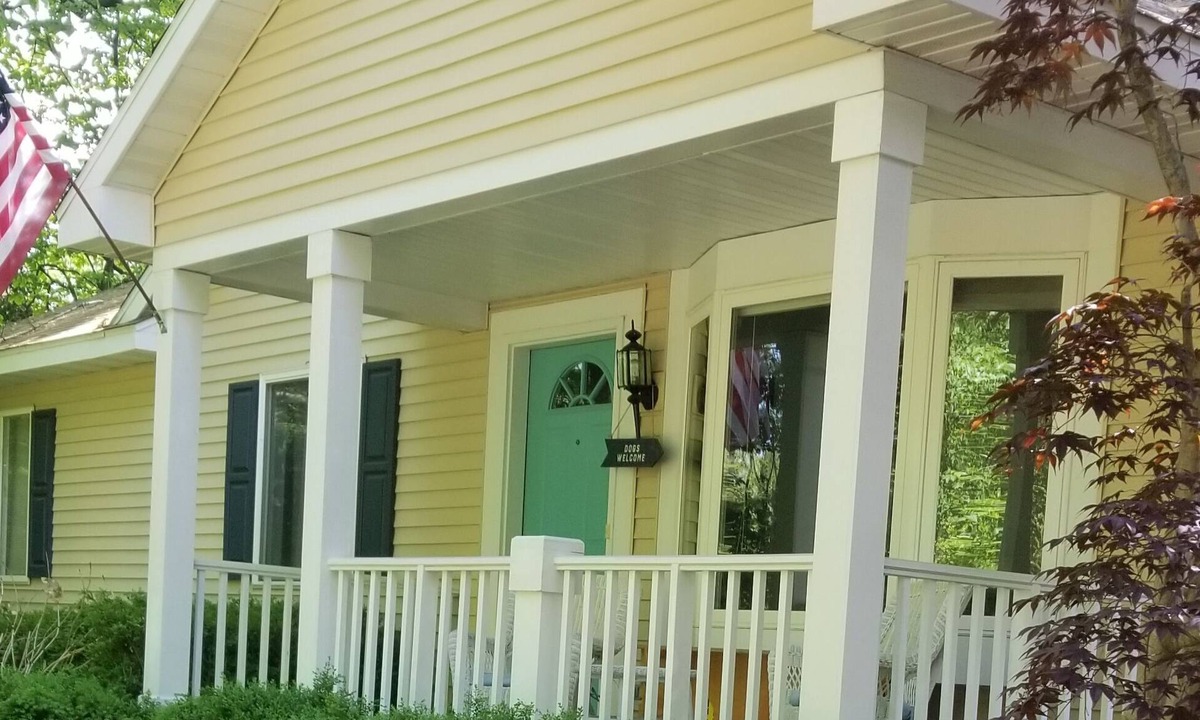 Shorewood-Tower Hills-Harbert House | DOG FRIENDLY! HOTUB! WARREN DUNES