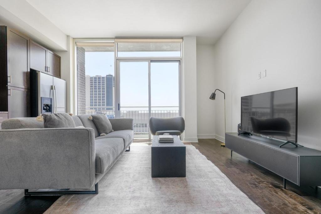 Waller Creek District Apartment | Downtown 1br w gym pool deck nr capitol ATX-192