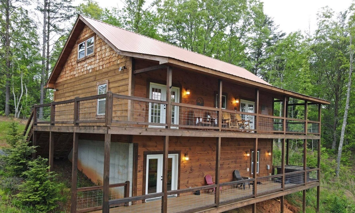 Copperhill House | Dream Hideaway Cabin Rental 4br/2ba, hot tub, wifi, pool table