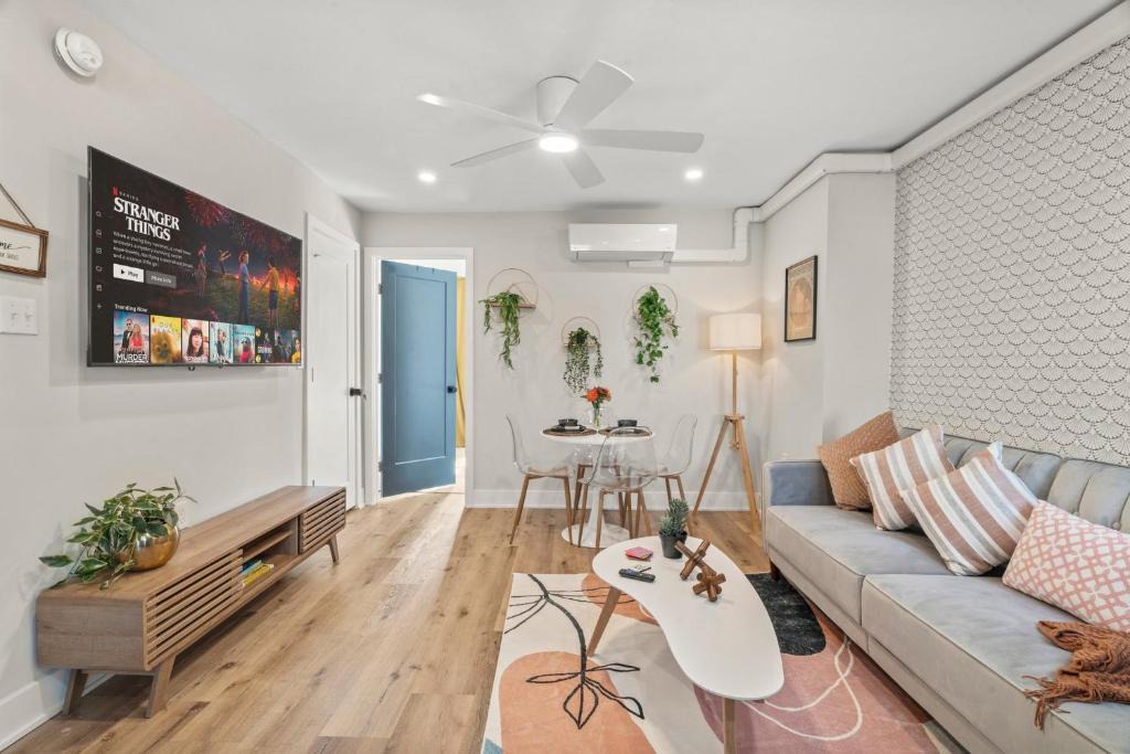 Passyunk Square Apartment | E Passyunk Ave 1 BR Gem - Prime Location!
