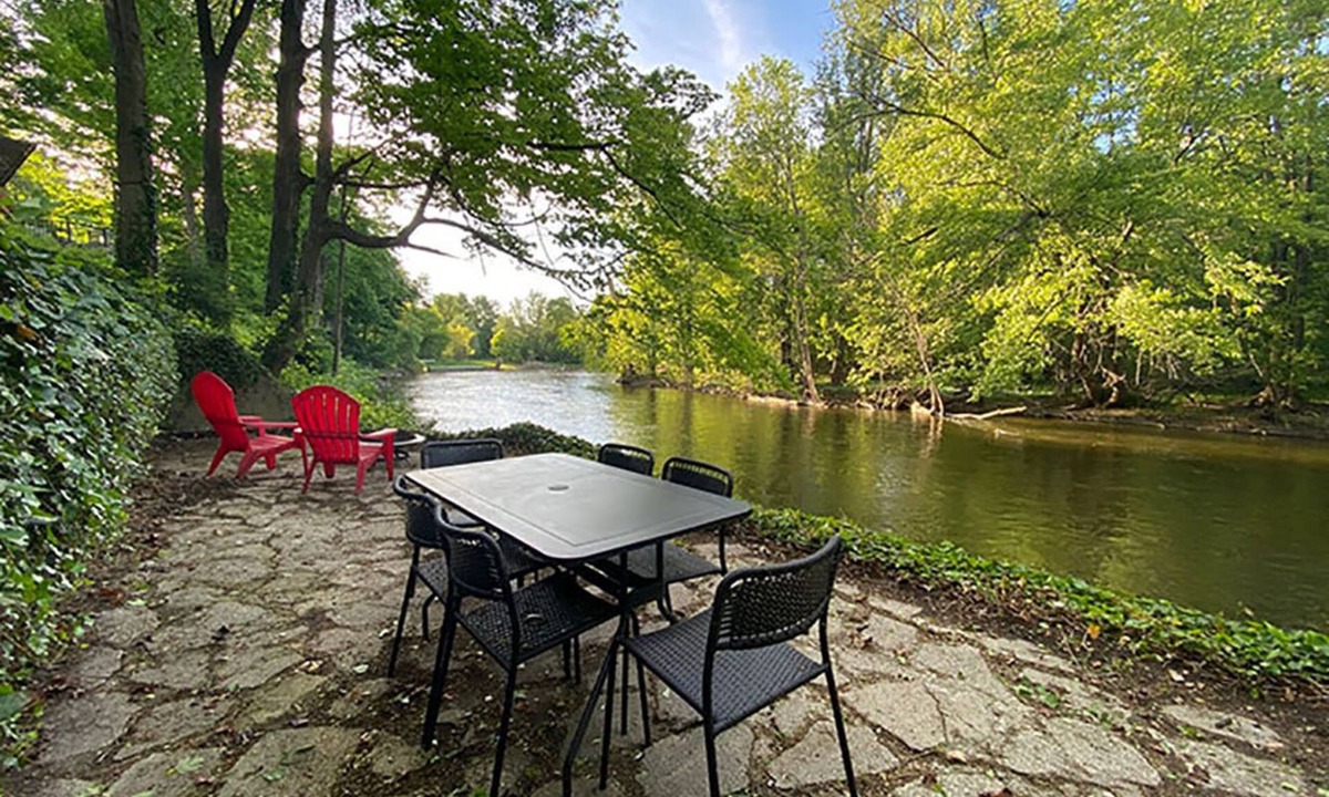Dexter House | Eco-friendly riverfront home. Close to Ann Arbor and on the Huron River!