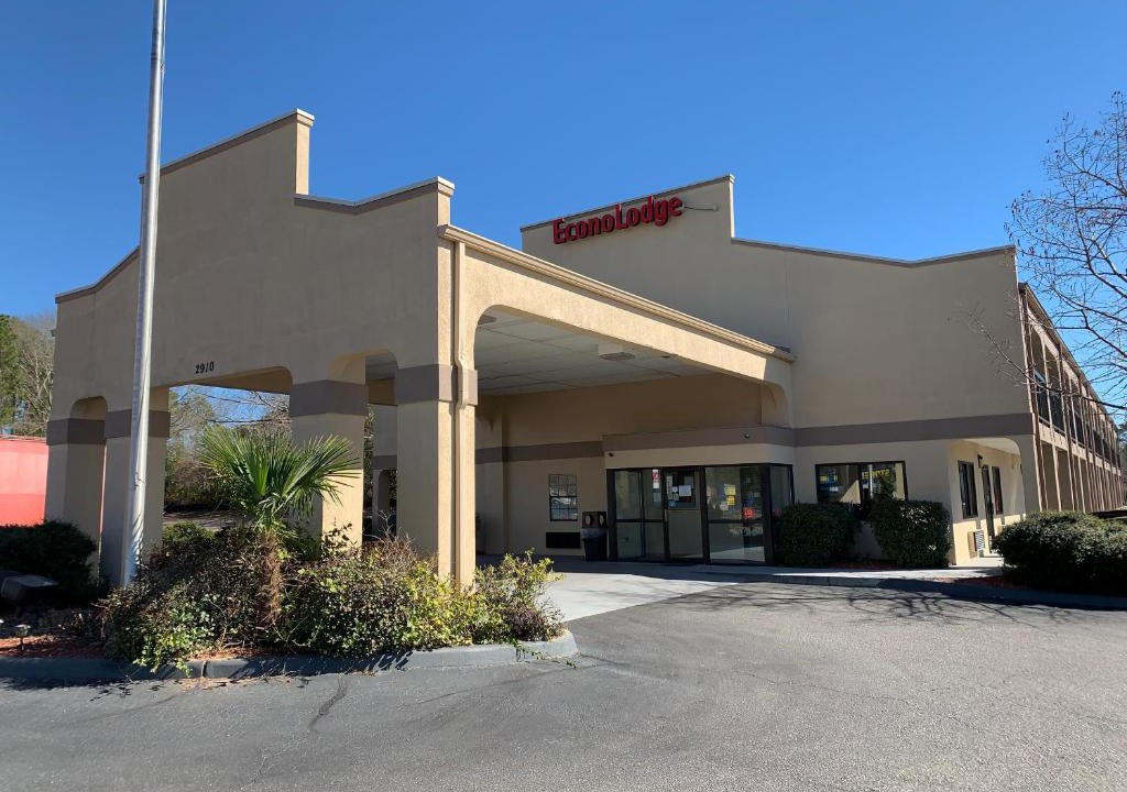 Dothan Cabin | Econo Lodge Dothan West