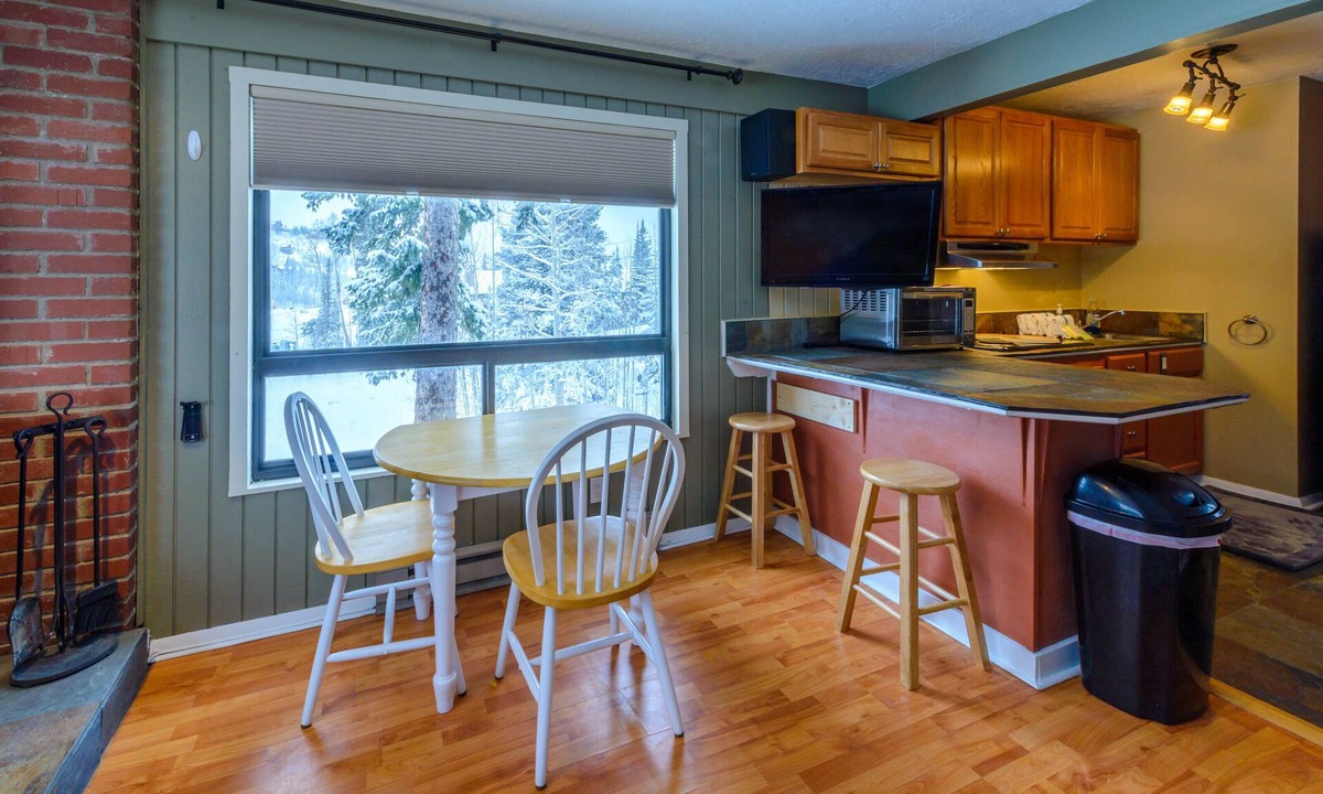 Brian Head Condo | Edelweiss #201 on Chair 8 - Awesome location sleeps 4