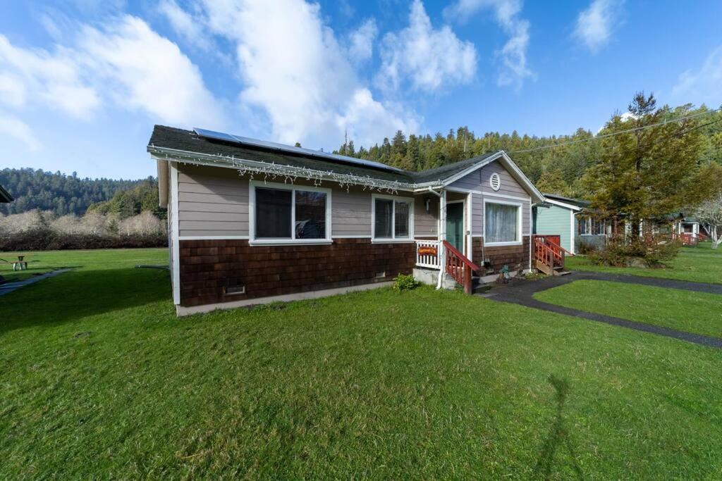 Orick House | Elk Meadow Cabins 11A Roosevelt Elk Suite