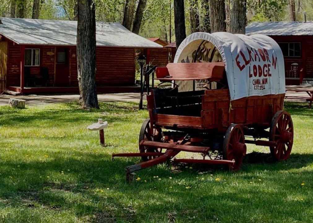 Chama Hotel | Elkhorn Lodge