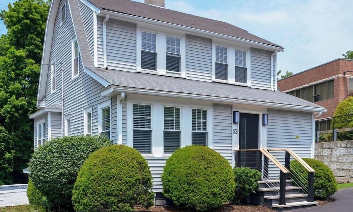 Stoneham House | Enchanting Hidden Door Escape