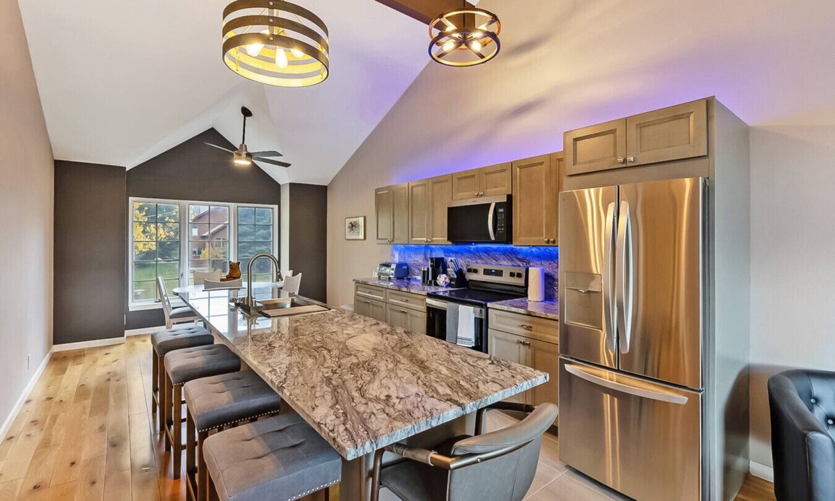 Edwards House | Enjoy this recently remodeled, pet friendly townhouse in Edwards, CO