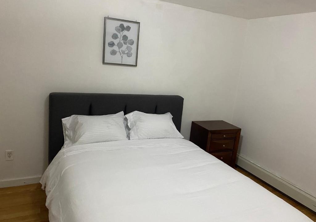 West Bronx Apartment | Entire basement apartment very large and Fully furnished