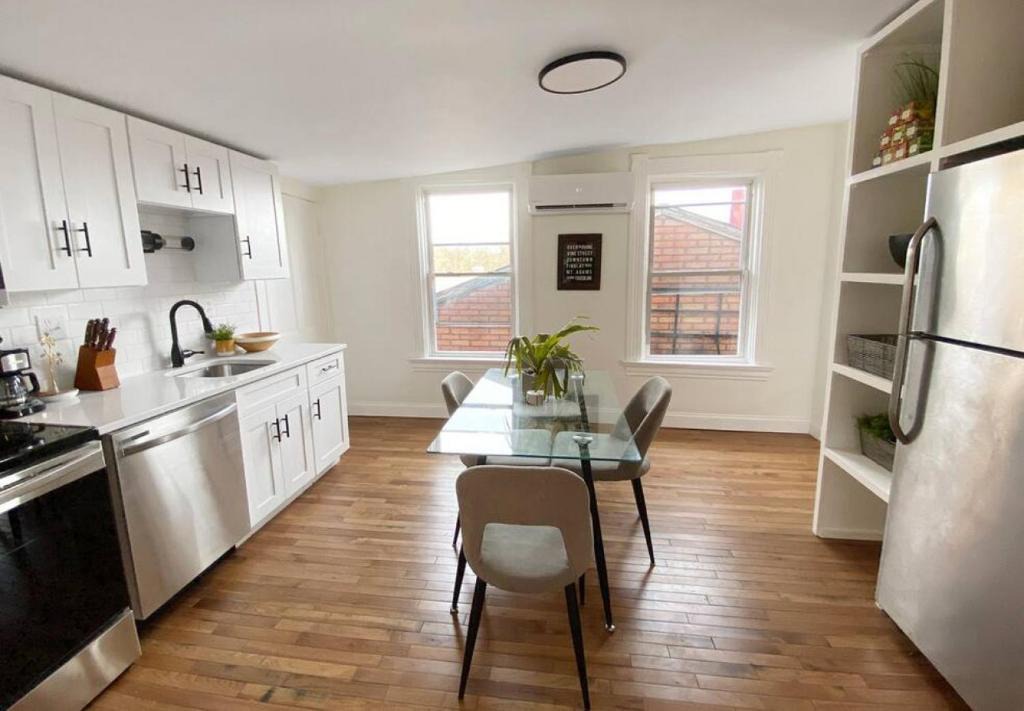 Mount Adams House | Explore Downtown and Mount Adams with River Views