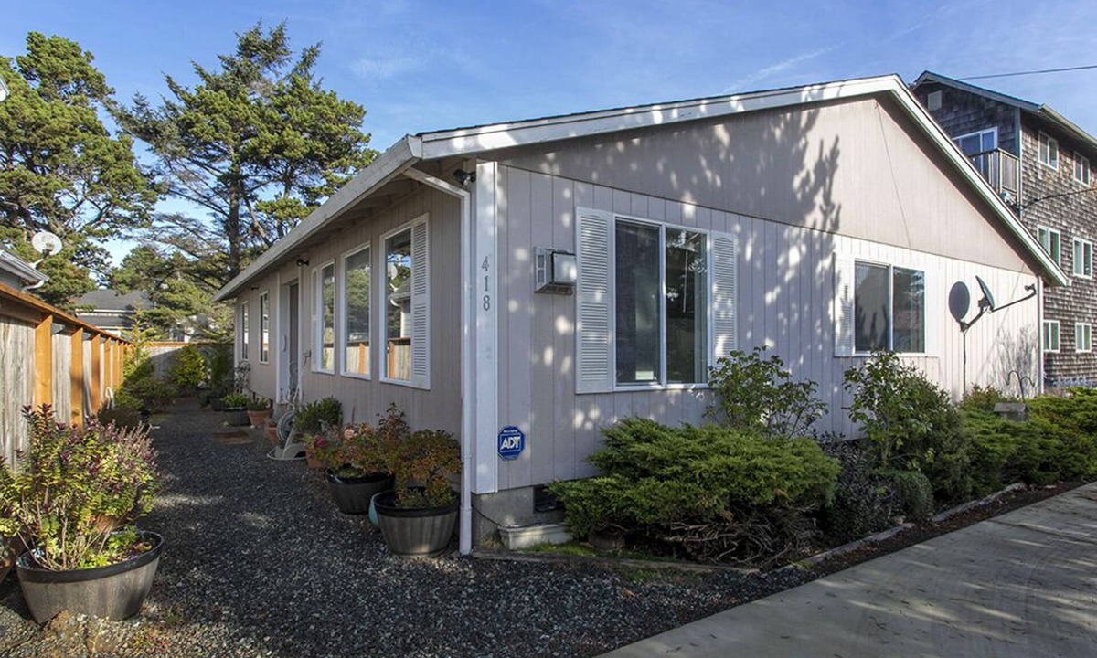 Seaside House | Explore Seaside from this beautiful 3-bedroom home, 1.5 Blocks to the Beach