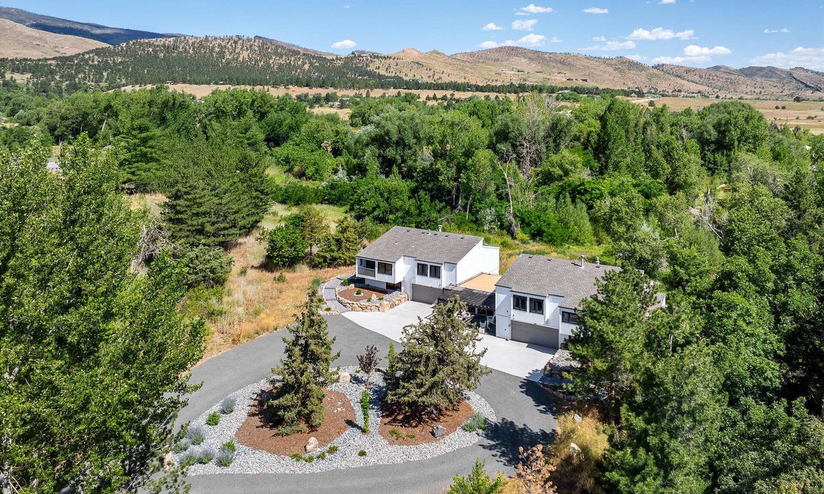 Boulder House | Exquisite Group Retreat, 15-min to Downtown Boulder
