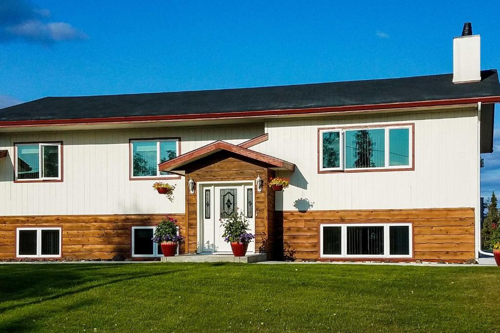 College House | Fairbanks Alaskan Abode about 1 Mile to Pioneer Park!