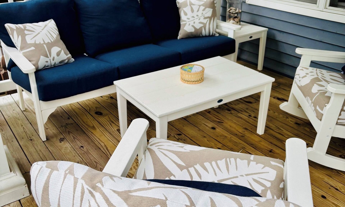 North End Condo | Fall & Thanksgiving - booking 2026- Super Clean-Comfy! Pet Friendly! N End Beach