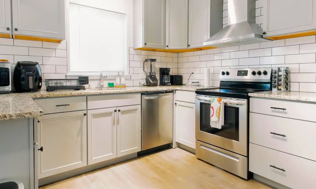 South Westminster House | Family/Pet Friendly, Centrally Located, Sleeps 12nEasy Access to Denver and MTNS