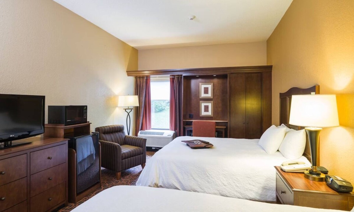 Selinsgrove Hotel | Family Scenic View Retreat in Historic Selinsgrove! Free Parking