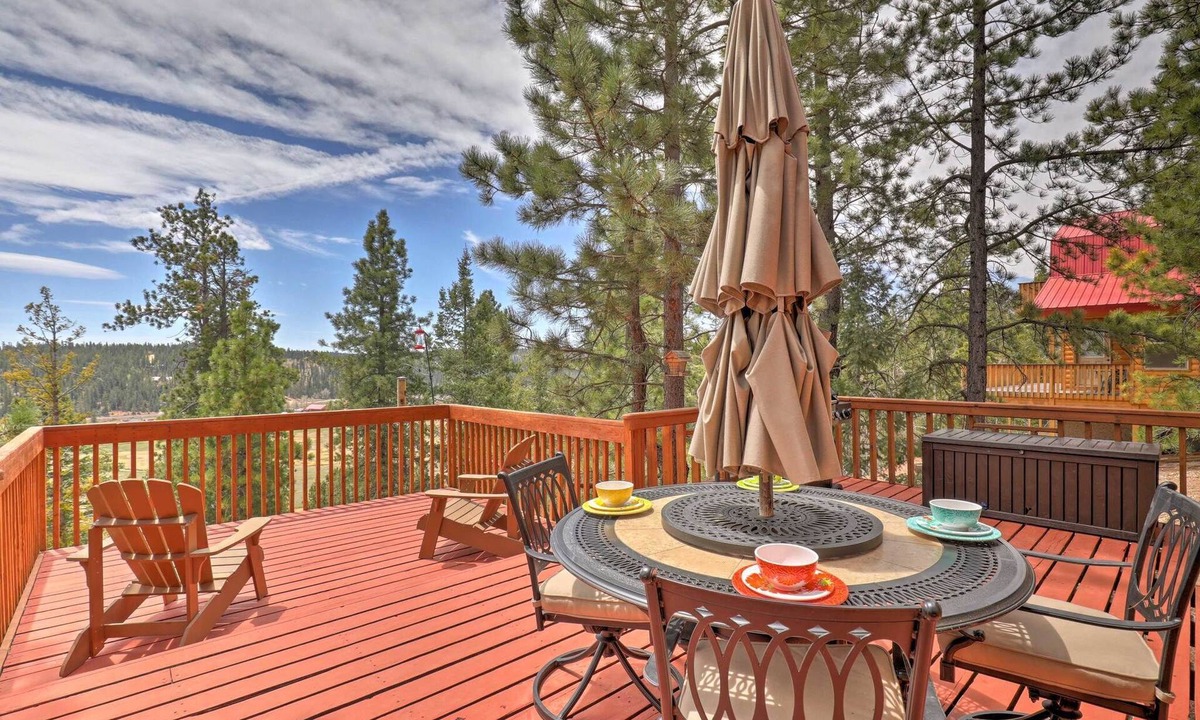 Meadow View Heights Cabin | Fire Pit + Stunning Views ~ 2BD 1 BTH Mountain Cabin - Quiet, Dead End Lane