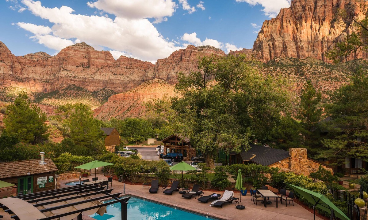 Zion National Park South Entrance Hotel | Flanigan's Resort and Spa