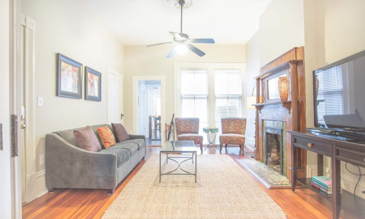 Savannah Victorian District Apartment | Flexible Refund Policies: Row Home Looking Out On Forsyth Park