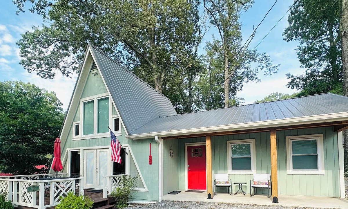 Springville Cabin | Float On Inn- Cabin at Kentucky Lake - Pet Friendly