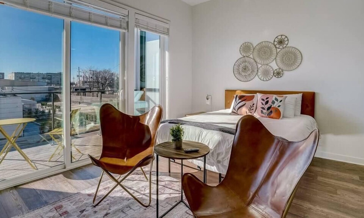 Frontdesk Near Uab Hospitals | Avondale