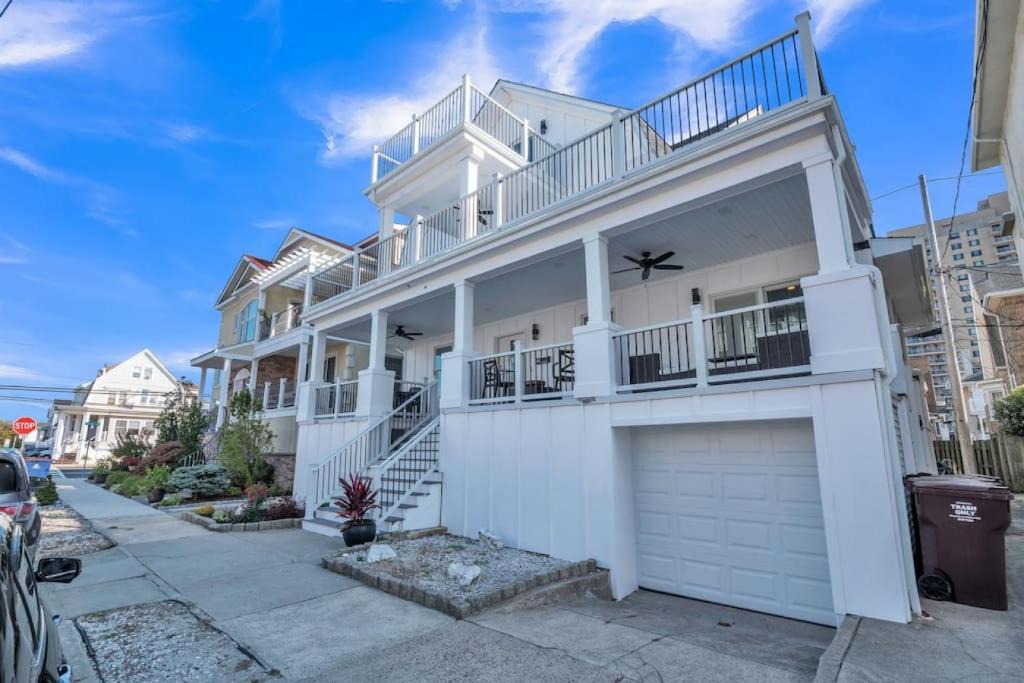 Ventnor City House | Full House Beach Block Sleeps 26 Ocean views