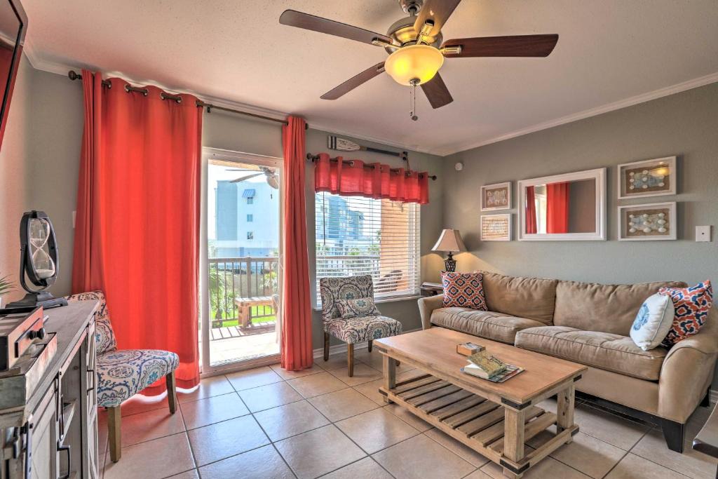 Galveston Apartment | Galveston Getaway with Pool Access Steps from Beach