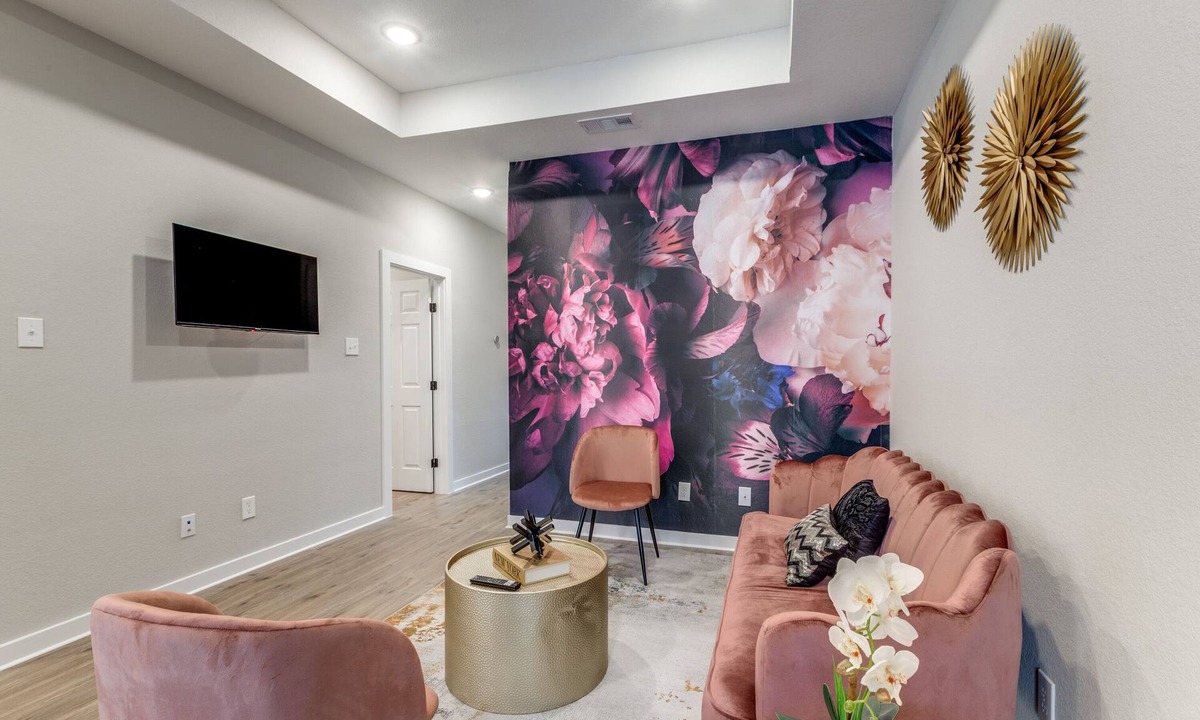 Barker House | Glam luxury lifestyle within Houston!
