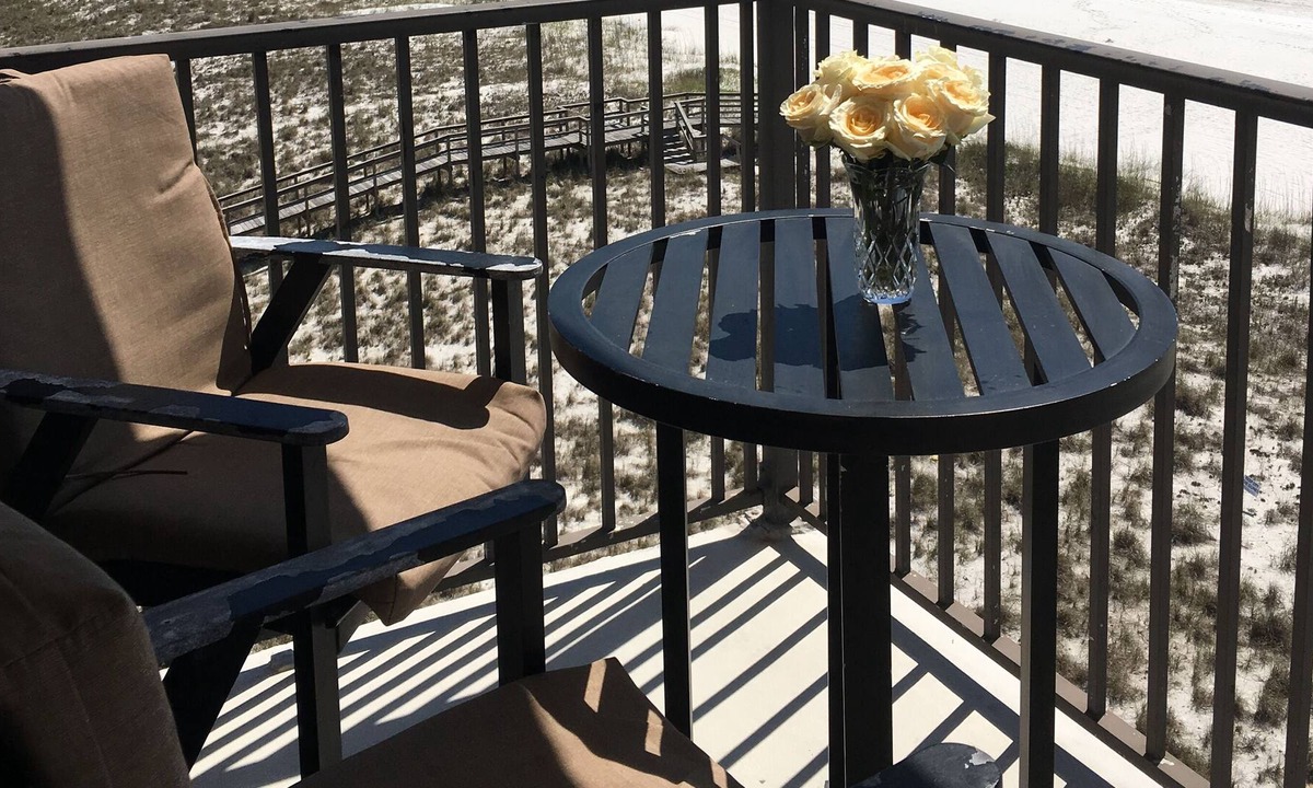 Navarre Beach Condo | GORGEOUS GULF FRONT CORNER CONDO, 300 degree gulf & sound views, designer decor