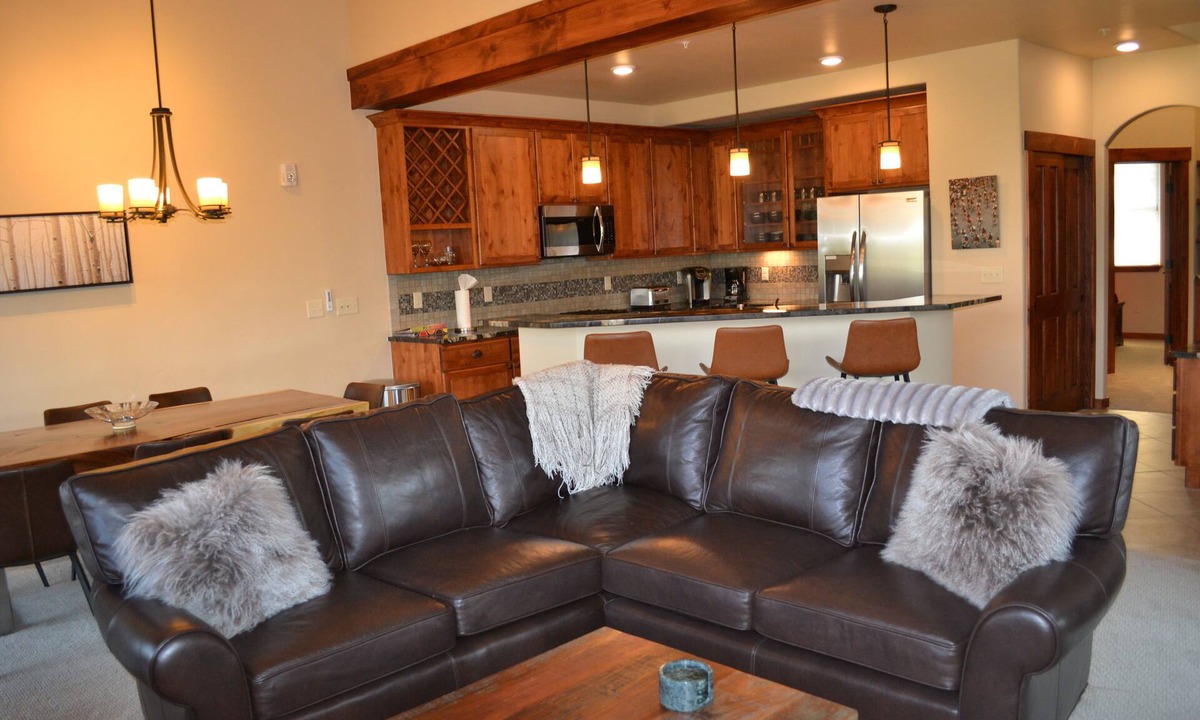 Fraser Condo | Gorgeous luxury top floor condo! Stunning Mountain Views! Private decks! Garage