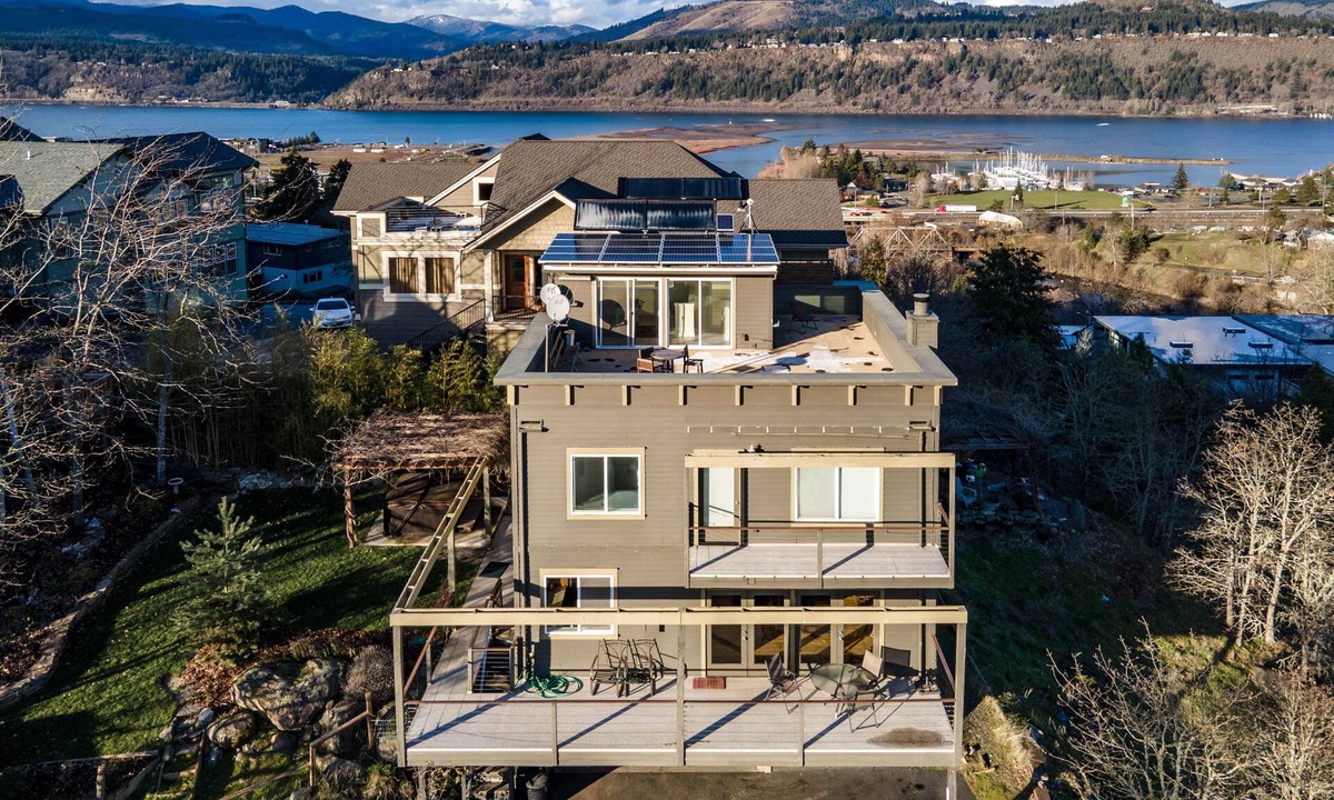 Hood River House | Gorgeous, Views, Perfect Hood River Getaway!