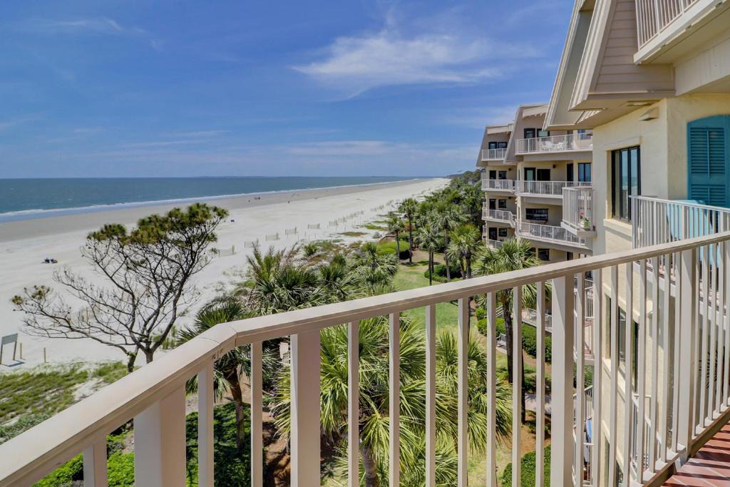 Beach Lagoon Villa | Gorgeous Views 4th Floor Direct Oceanfront Condo Updated with New furniture New floors