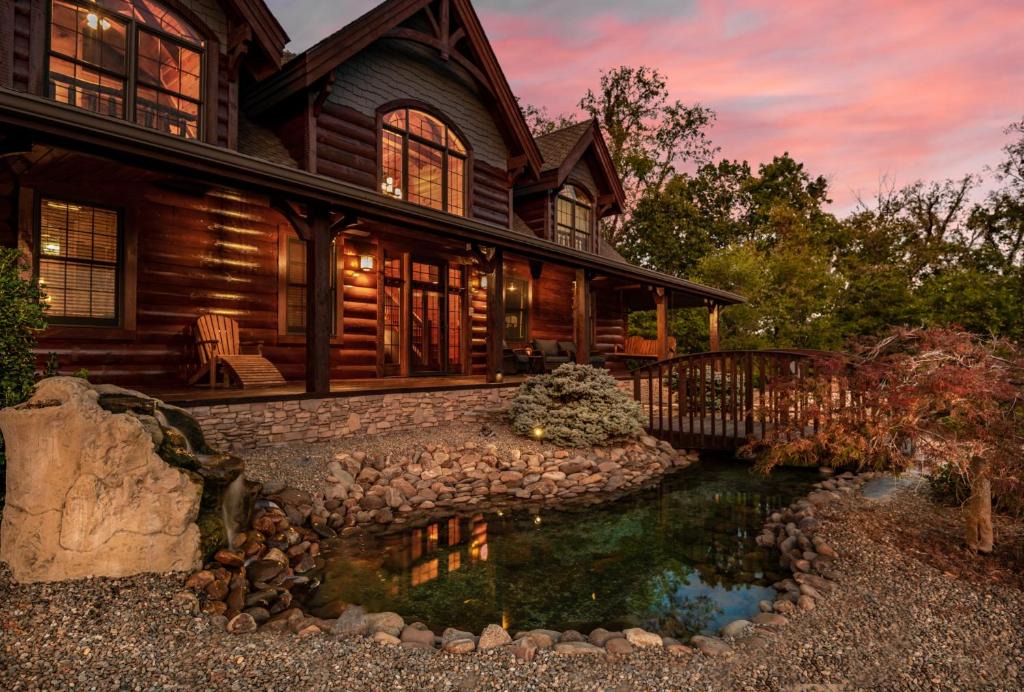 Pigeon Forge House | Grand Mountain Getaway Home