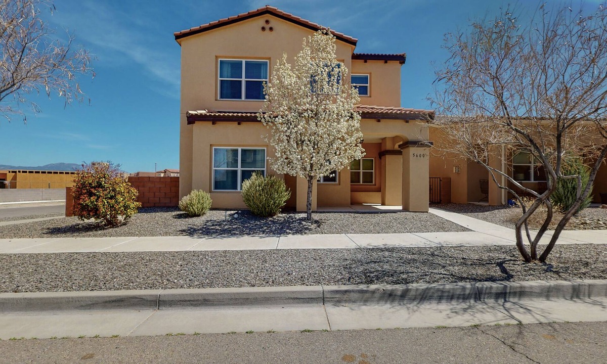 Mesa Del Sol Innovation Park House | Great 3bd/2.5ba home in Mesa del Sol, Garage, Dogs
