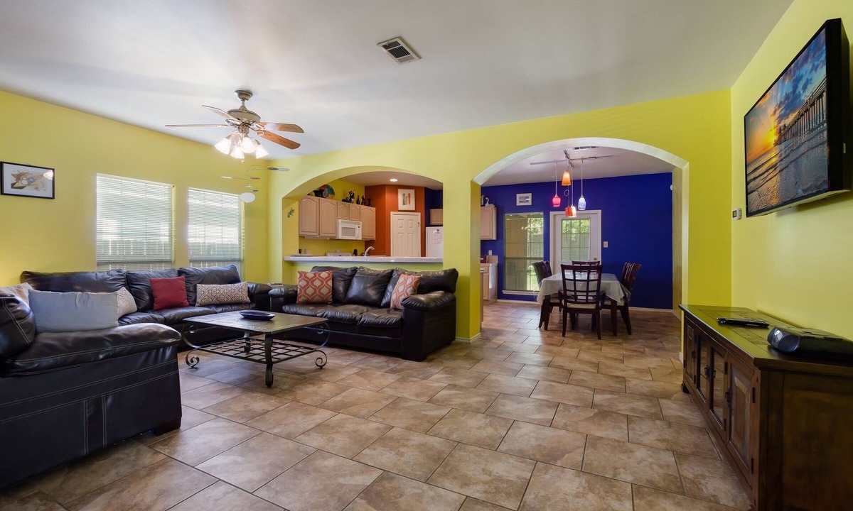 Braun's Farm House | Great Family Getaway near Helotes.