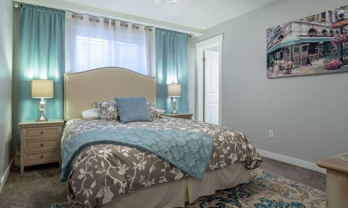 Lakeview House | Great Location! Big space with 3 Masters!