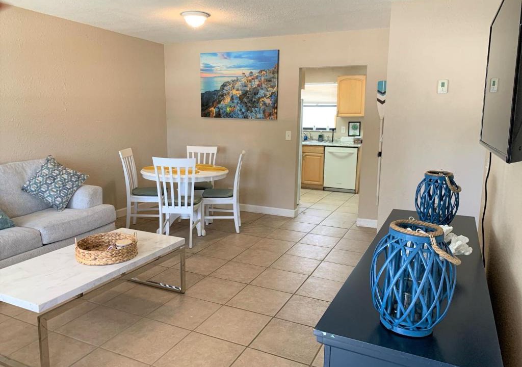 Boynton Beach House | Greek Villa Vibes with Backyard - 1mi to Beach