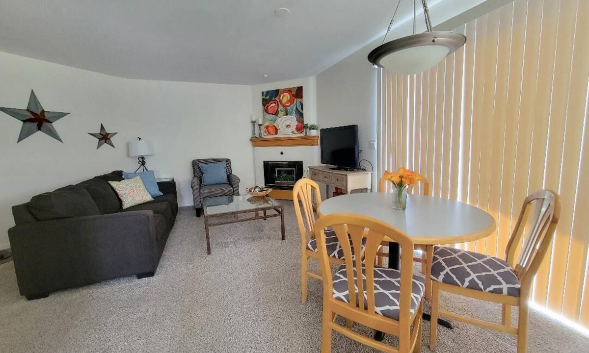 Englewood Condo | Greenwood Village Condo - Your Home Away from Home!