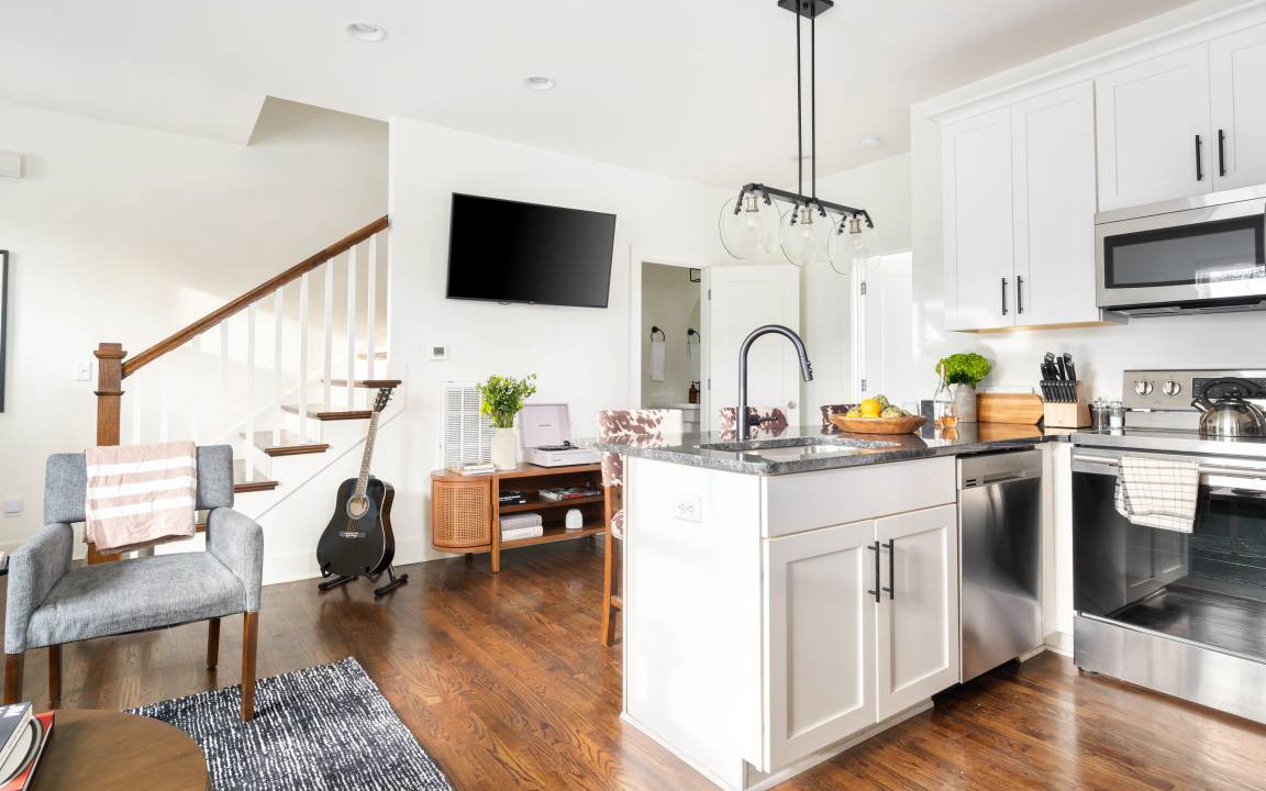 South Nashville House | Hart Suite 3 by AvantStay Gorgeous Town House w/ Modern Amenities in Nashville!